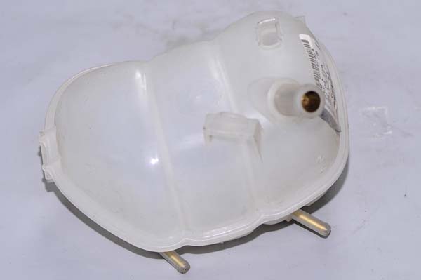 VECTRA B RADYATÖR YEDEK SU DEPOSU